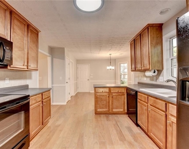 310 Andrew Ridge Drive - Photo Thumbnail 15