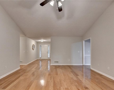 310 Andrew Ridge Drive - Photo Thumbnail 9