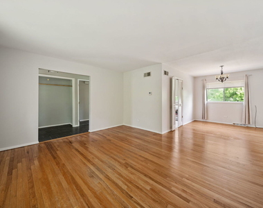 189 S Park Boulevard - Photo Thumbnail 3