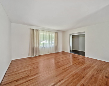 189 S Park Boulevard - Photo Thumbnail 4