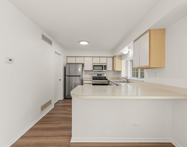 182 Half Moon Circle - Photo Thumbnail 5