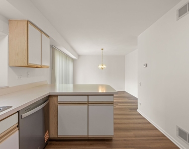 182 Half Moon Circle - Photo Thumbnail 8