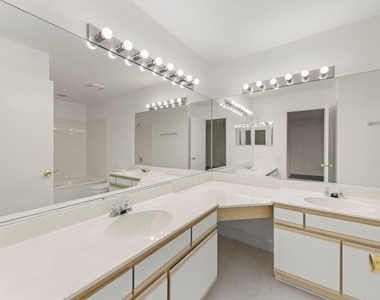182 Half Moon Circle - Photo Thumbnail 12