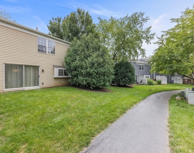182 Half Moon Circle - Photo Thumbnail 22