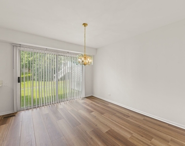 182 Half Moon Circle - Photo Thumbnail 3