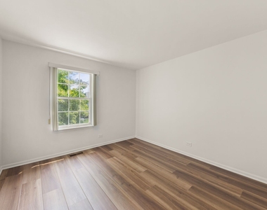 182 Half Moon Circle - Photo Thumbnail 15