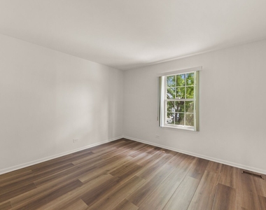 182 Half Moon Circle - Photo Thumbnail 14