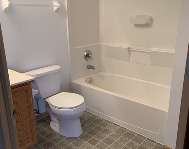 1811 Waverly Way - Photo Thumbnail 15