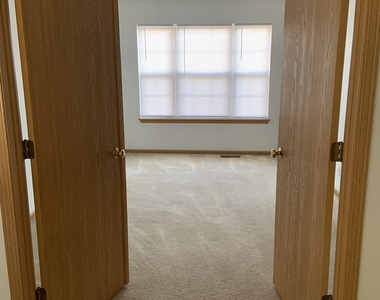 1811 Waverly Way - Photo Thumbnail 6