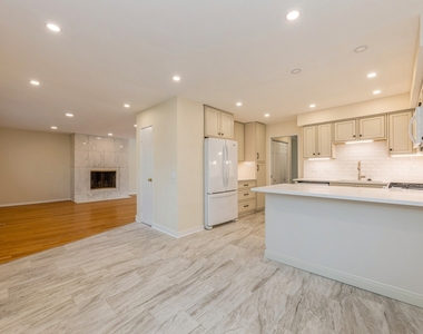 400 Park Avenue - Photo Thumbnail 2