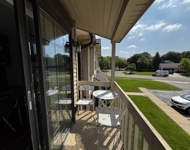 353 S Whispering Hills Drive - Photo Thumbnail 4