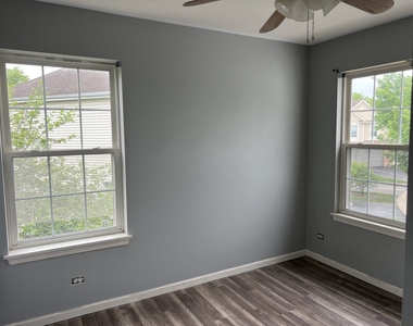 460 Lancaster Drive - Photo Thumbnail 11