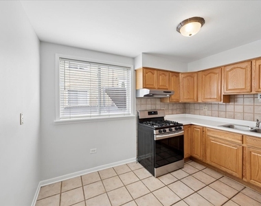 255 E Burlington Street - Photo Thumbnail 10