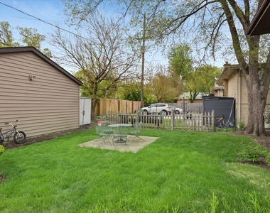 255 E Burlington Street - Photo Thumbnail 2