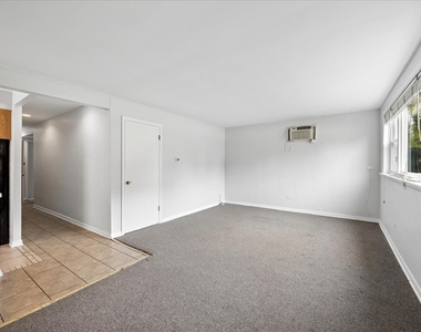 255 E Burlington Street - Photo Thumbnail 12