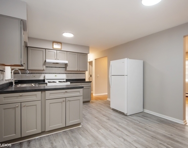 6252 W Belmont Avenue - Photo Thumbnail 2