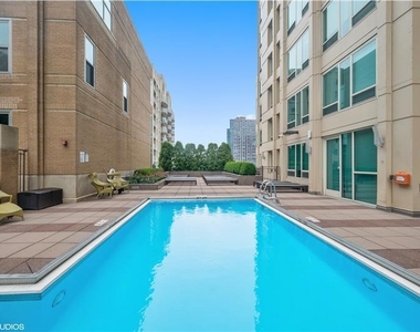 33 W Ontario Street - Photo Thumbnail 21