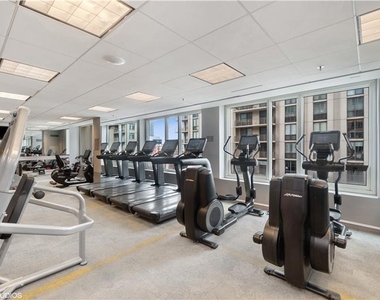 33 W Ontario Street - Photo Thumbnail 17