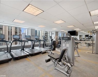 33 W Ontario Street - Photo Thumbnail 18