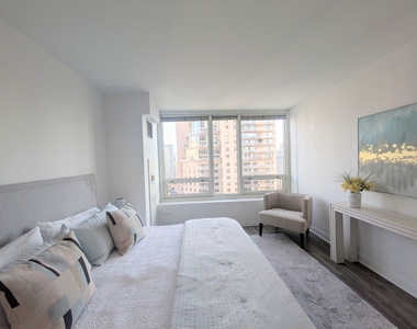 33 W Ontario Street - Photo Thumbnail 13