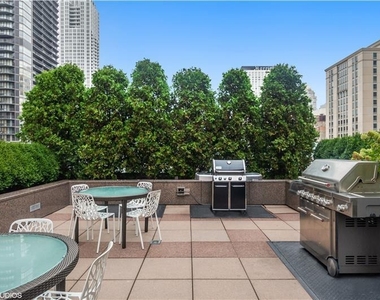 33 W Ontario Street - Photo Thumbnail 25