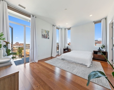 122 S Aberdeen Street - Photo Thumbnail 10