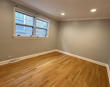 5717 N Saint Louis Avenue - Photo Thumbnail 10