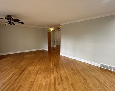 5717 N Saint Louis Avenue - Photo Thumbnail 4