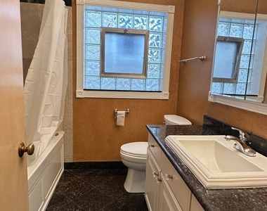 5717 N Saint Louis Avenue - Photo Thumbnail 9