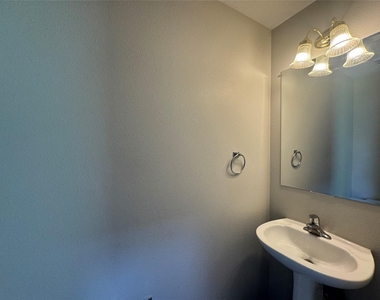 5711 Vinemont Lane - Photo Thumbnail 5