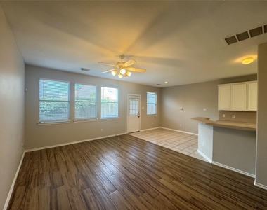 5711 Vinemont Lane - Photo Thumbnail 7