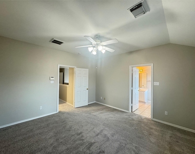 5711 Vinemont Lane - Photo Thumbnail 23
