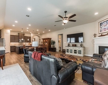 338 Mistletoe Ridge Court - Photo Thumbnail 3