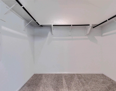 2407 S Colosseum Court - Photo Thumbnail 16