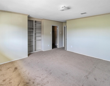 821 S Ripple Creek Drive - Photo Thumbnail 7