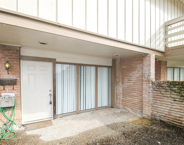 821 S Ripple Creek Drive - Photo Thumbnail 12