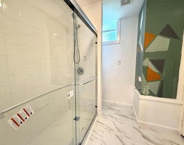 421 Sidney Street - Photo Thumbnail 7