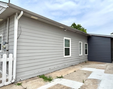 421 Sidney Street - Photo Thumbnail 2