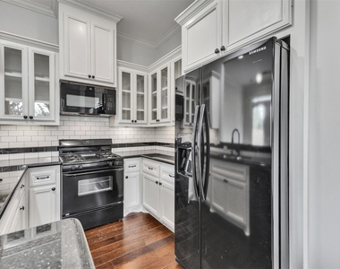 3911 Kennon Street - Photo Thumbnail 4