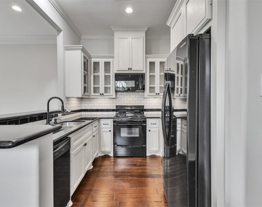 3911 Kennon Street - Photo Thumbnail 3