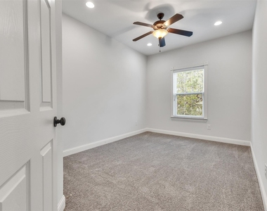 3911 Kennon Street - Photo Thumbnail 8