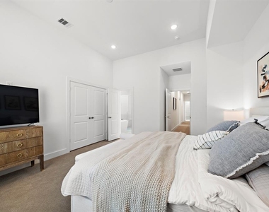 1586 W Tidwell Road - Photo Thumbnail 9