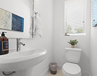 1586 W Tidwell Road - Photo Thumbnail 4