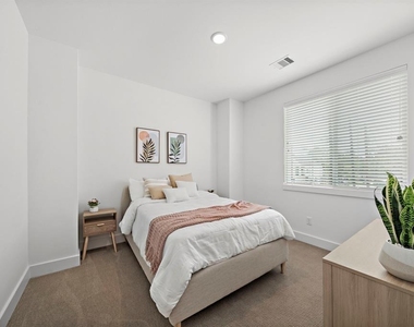 1586 W Tidwell Road - Photo Thumbnail 5