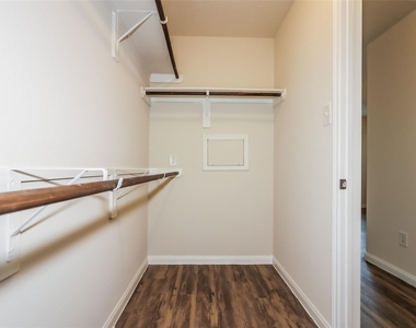 18903 Venito Drive - Photo Thumbnail 10