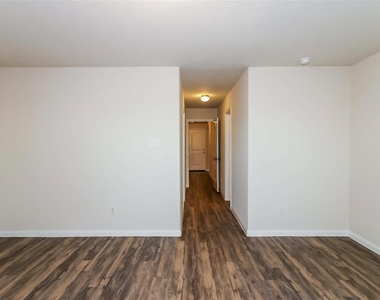 18903 Venito Drive - Photo Thumbnail 7