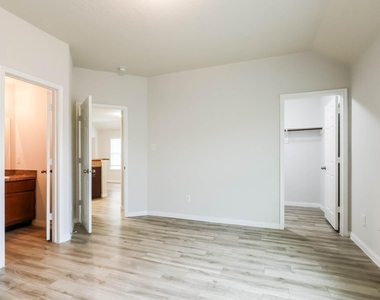 21718 Martin Grove Court - Photo Thumbnail 9
