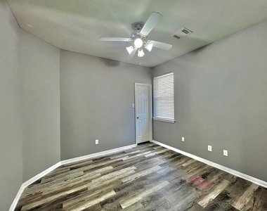 14531 Chestnut Falls Drive - Photo Thumbnail 21