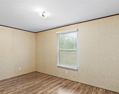91 Maple Lane - Photo Thumbnail 5