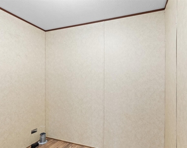 91 Maple Lane - Photo Thumbnail 4